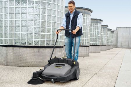 Afbeelding voor categorie Achterloop veeg-zuigmachines